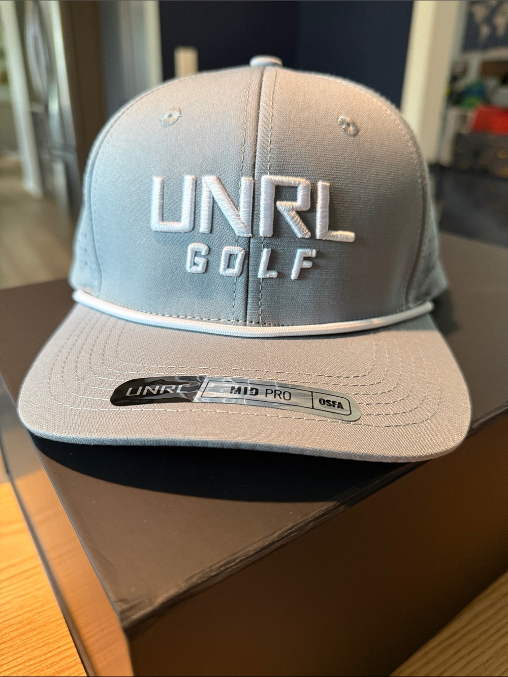 UNRL Golf Men's Light Gray Mid-Pro Hat